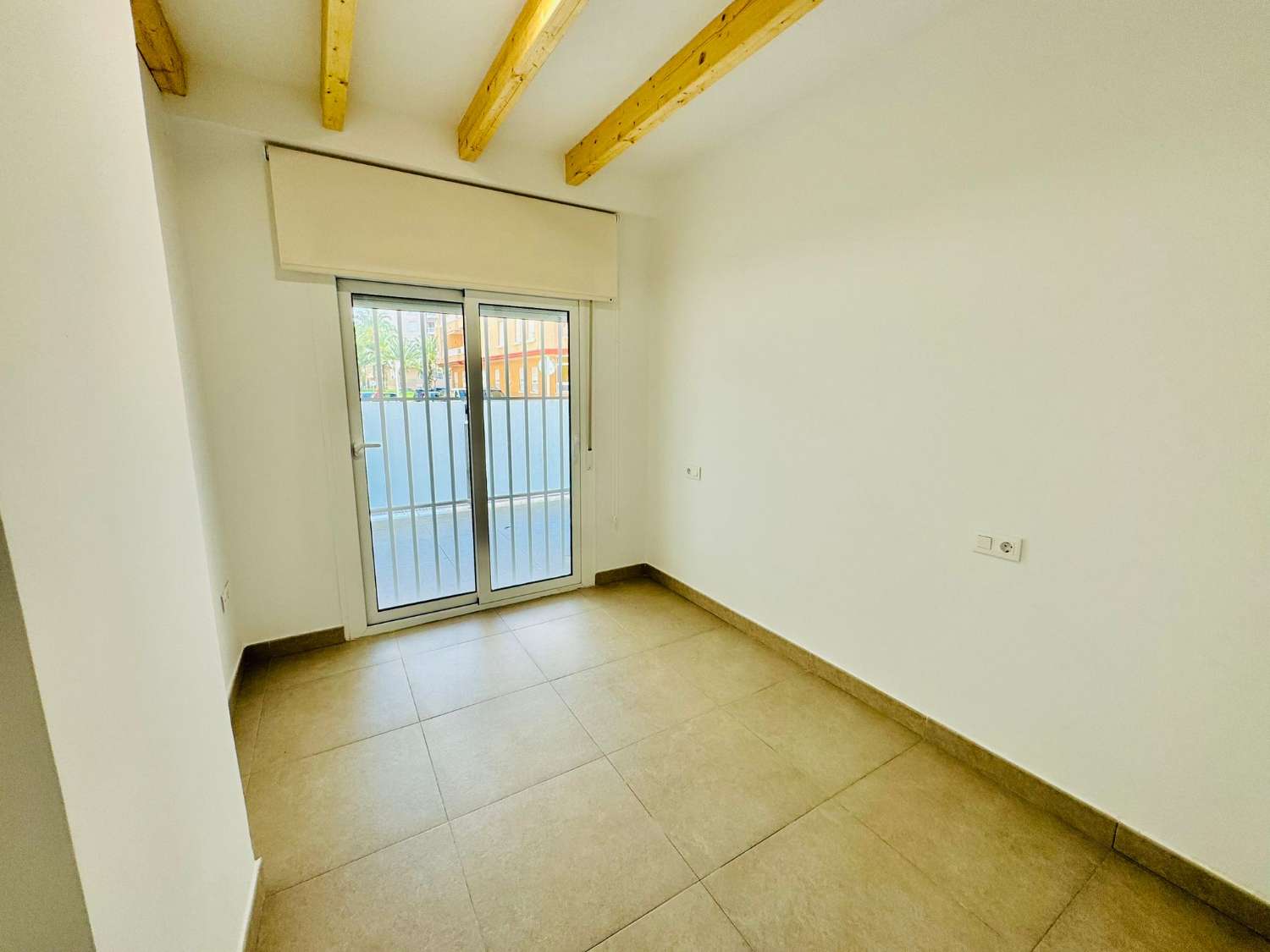 SPECTACULAR BRAND NEW APARTMENT IN GUARDAMAR DEL SEGURA JUST 300M FROM THE BEACH!