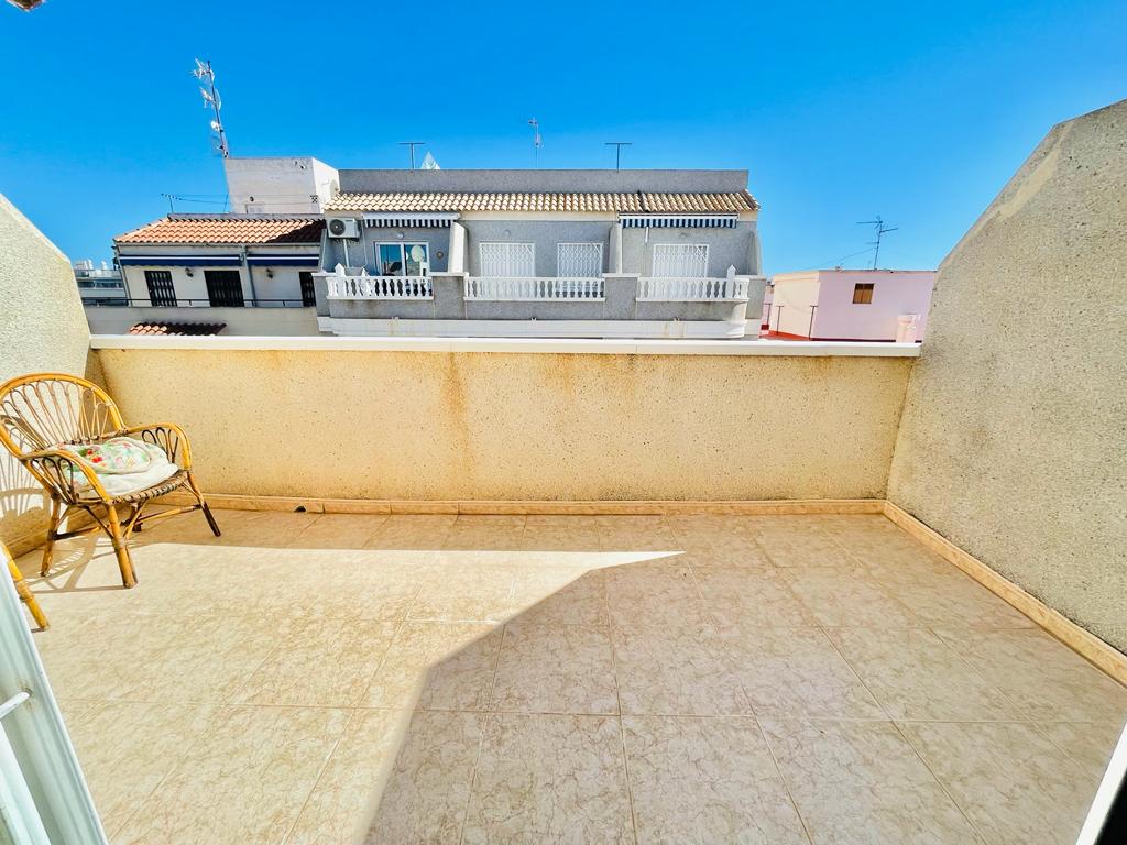 CHARMANT PENTHOUSE OP 200 METER VAN PLAYA DEL CURA IN TORREVIEJA, LICHT EN MET EEN PRACHTIG UITZICHT!