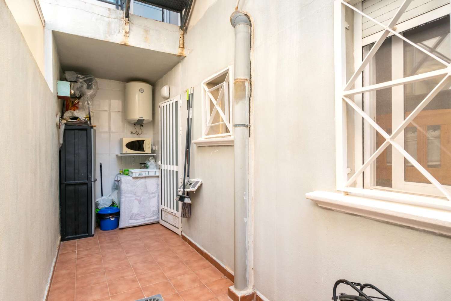 OPPORTUNITÉ À NE PAS MANQUER À TORREVIEJA ! BUNGALOW AU REZ-DE-CHAUSSÉE AVEC JARDIN ET PISCINE DANS UNE URBANISATION CALME