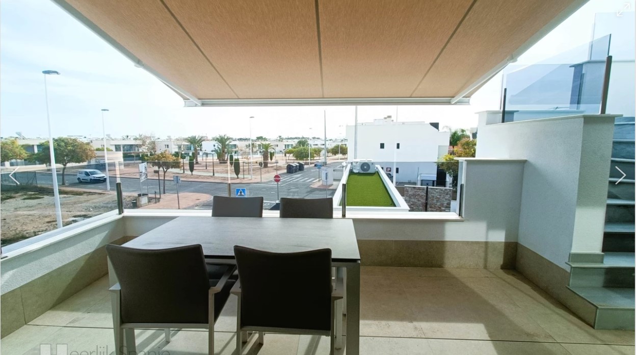 SPEKTAKULÆR PENTHOUSE I PLAYA LA LLANA MED PRIVAT TAGTERRASSE 1 KM FRA HAVET I SAN PEDRO DEL PINATAR