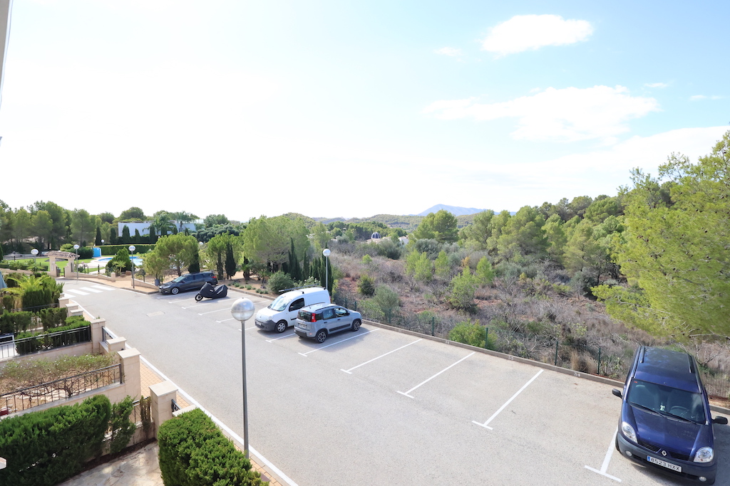 WOHNUNG IN RESIDENCIAL ALTEA NATURA 2 MIT AUSSICHT, MÖBLIERT UND MIT POOL