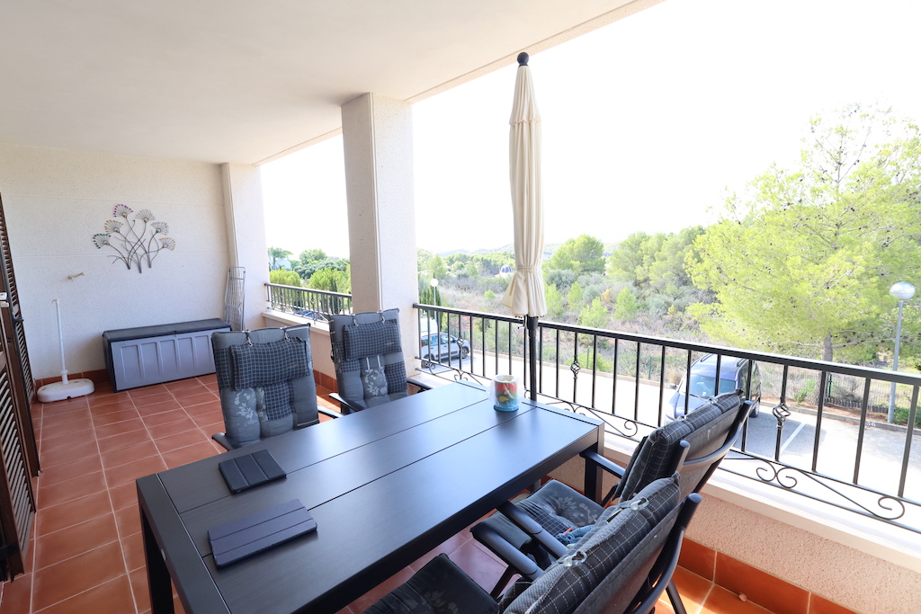 APPARTEMENT IN RESIDENCIAL ALTEA NATURA 2 MET UITZICHT, GEMEUBILEERD EN MET ZWEMBAD