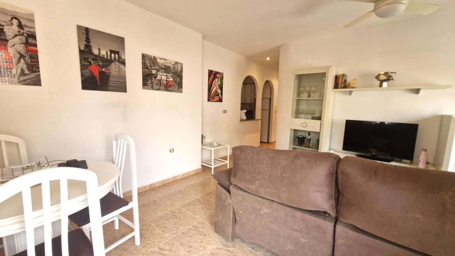 SPACIOUS CORNER APARTMENT 130M FROM PLAYA DEL CURA, WITH SIDE SEA VIEWS AND EXCELLENT LOCATION