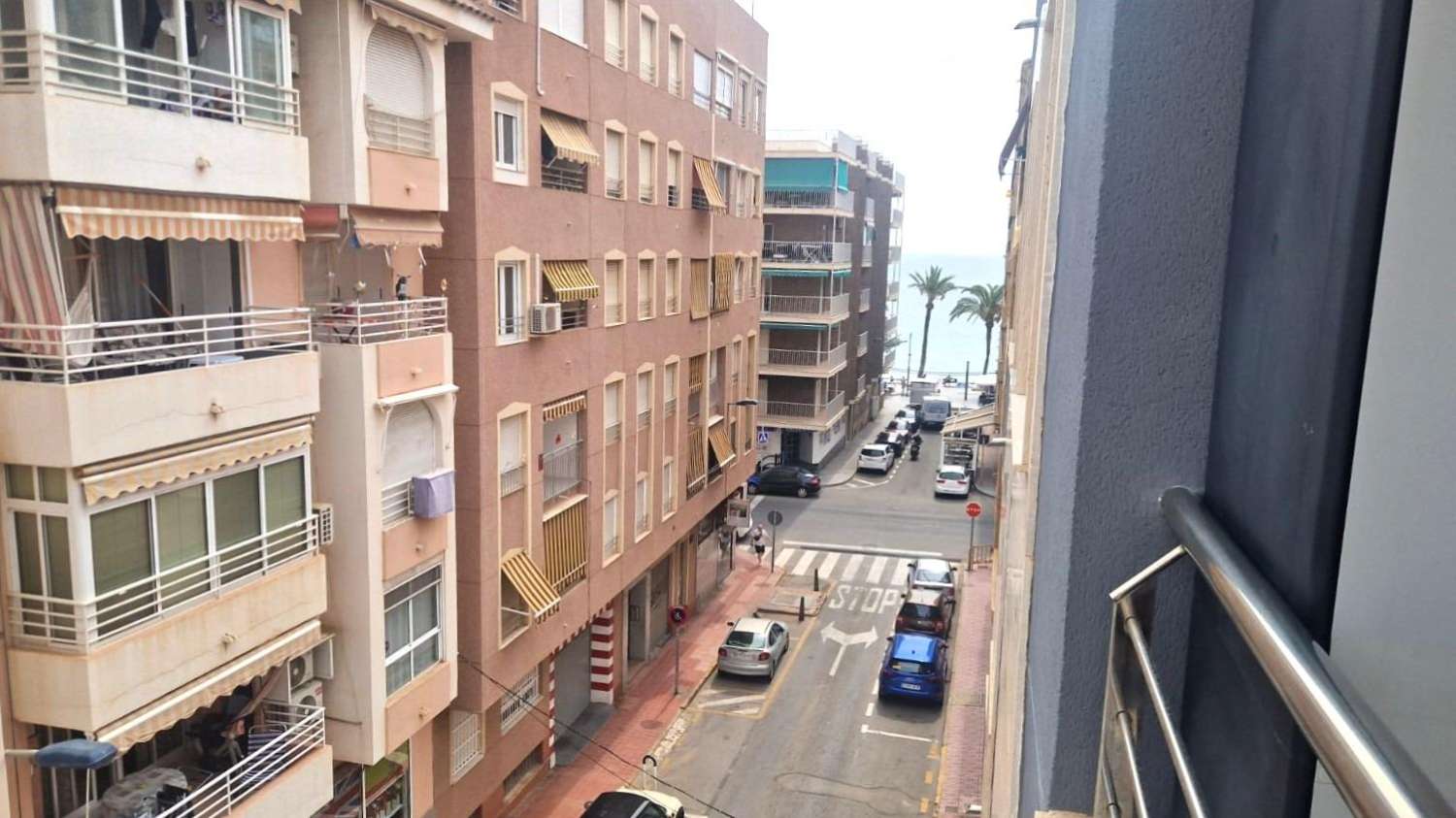 SPACIOUS CORNER APARTMENT 130M FROM PLAYA DEL CURA, WITH SIDE SEA VIEWS AND EXCELLENT LOCATION