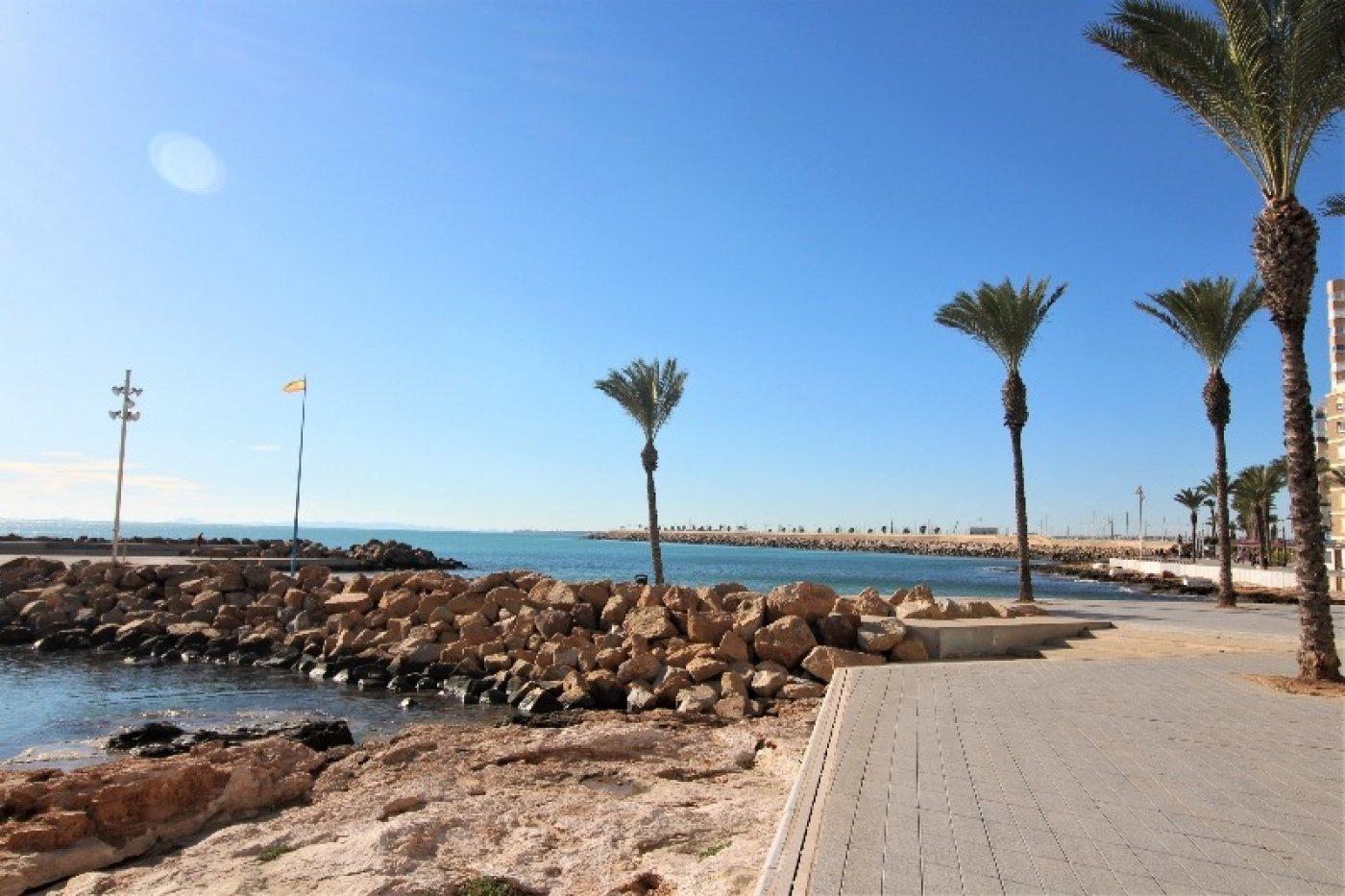 SPAZIOSO APPARTAMENTO D'ANGOLO A 130 METRI DA PLAYA DEL CURA, CON VISTA LATERALE SUL MARE E POSIZIONE ECCELLENTE