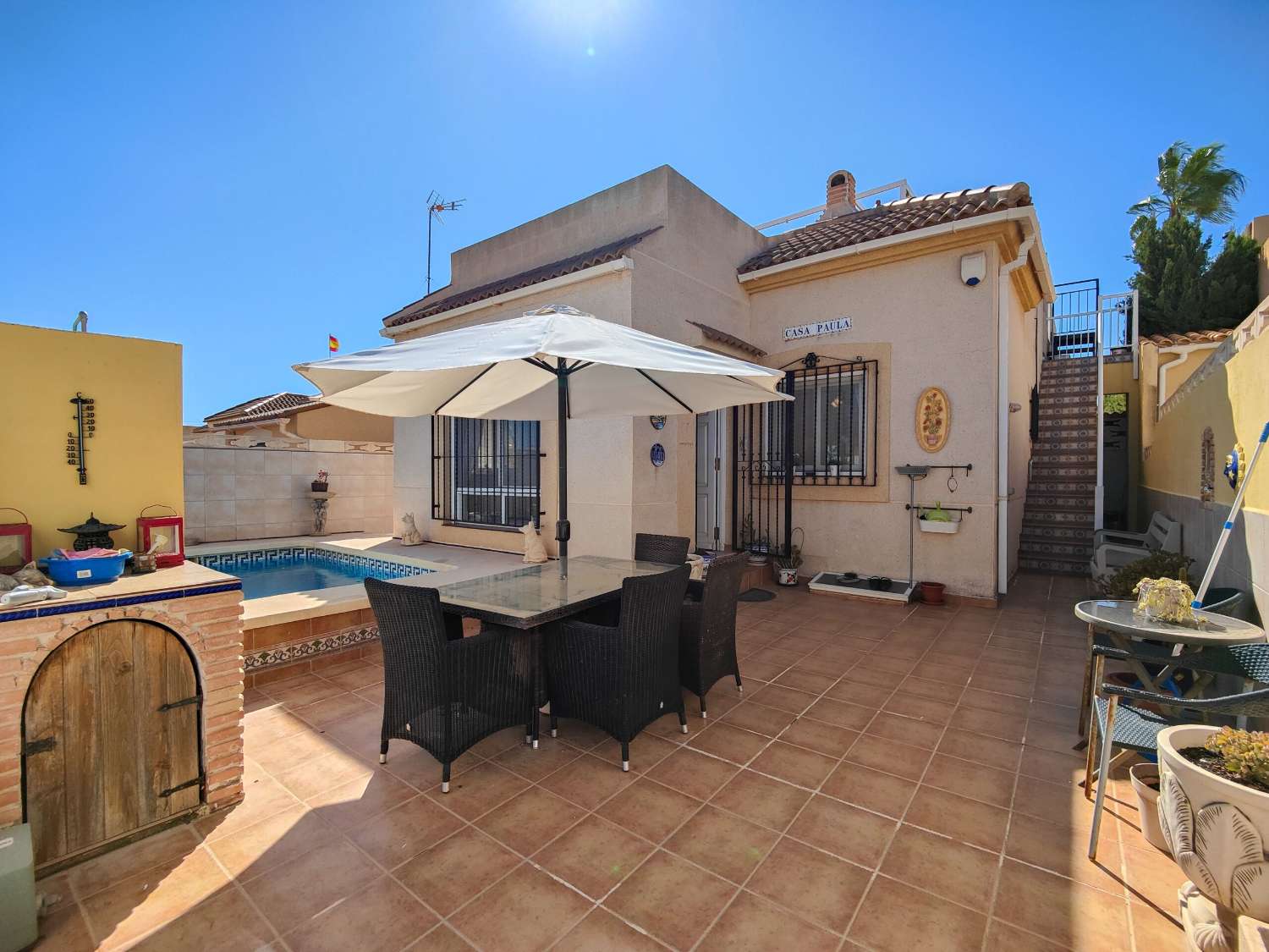 ESPECTACULAR VILLA CON PISCINA PRIVADA Y APARTAMENTO INDEPENDIENTE A PASOS DEL MAR EN TORREVIEJA