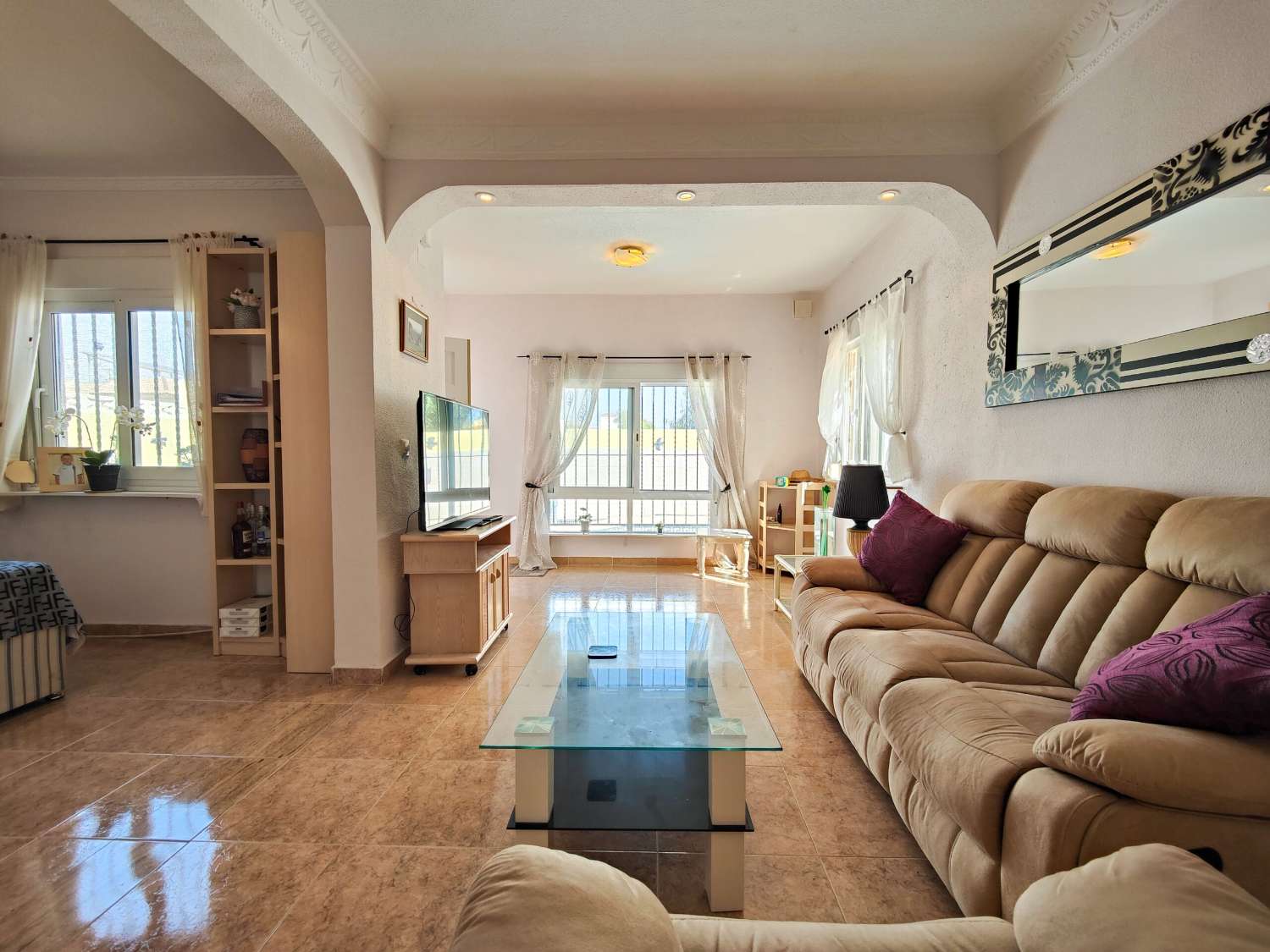 ESPECTACULAR VILLA CON PISCINA PRIVADA Y APARTAMENTO INDEPENDIENTE A PASOS DEL MAR EN TORREVIEJA