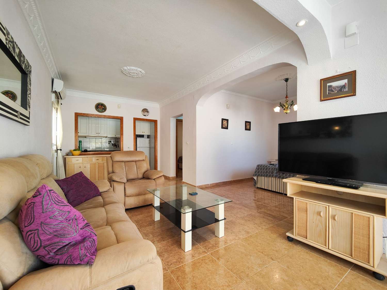 SPECTACULAR VILLA WITH PRIVATE POOL AND INDEPENDENT APARTMENT STEPS FROM THE SEA IN TORREVIEJA