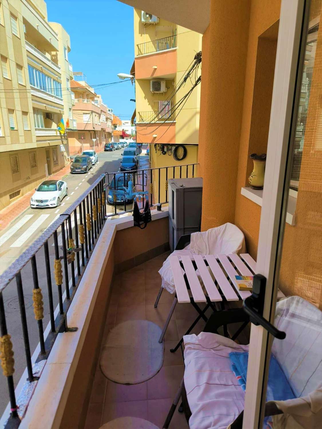 LICHT APPARTEMENT MET 1 SLAAPKAMER OP 200 METER VAN HET STRAND VAN LOS LOCOS IN TORREVIEJA