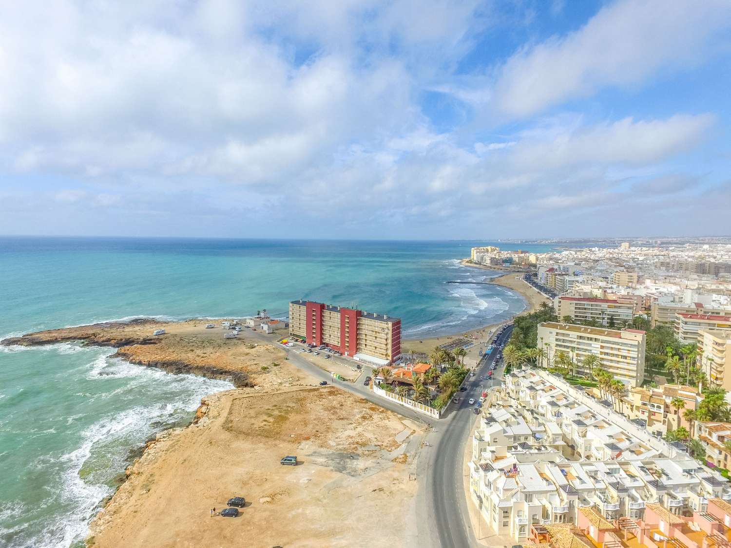 RENOVERAD LÄGENHET VID STRANDEN I PLAYA LOS LOCOS, TORREVIEJA