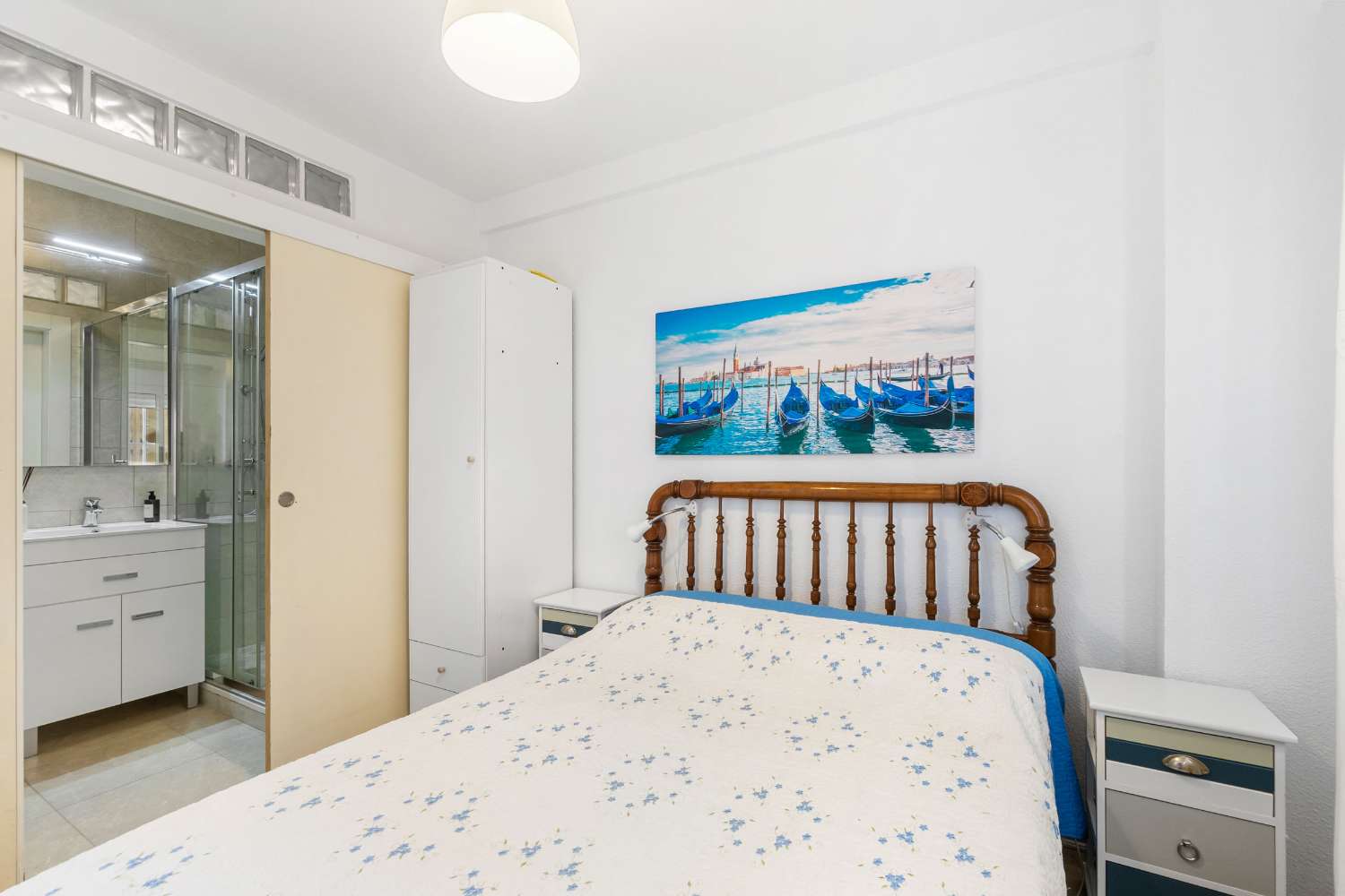 APPARTEMENT RÉNOVÉ EN BORD DE MER À PLAYA LOS LOCOS, TORREVIEJA