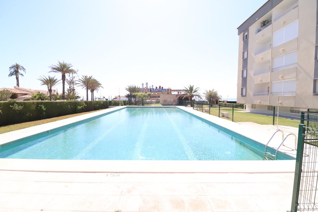 WOHNUNG IN PUNTA PRIMA MIT MEERBLICK 100 METER VOM STRAND UND GEMEINSCHAFTSPOOL ENTFERNT