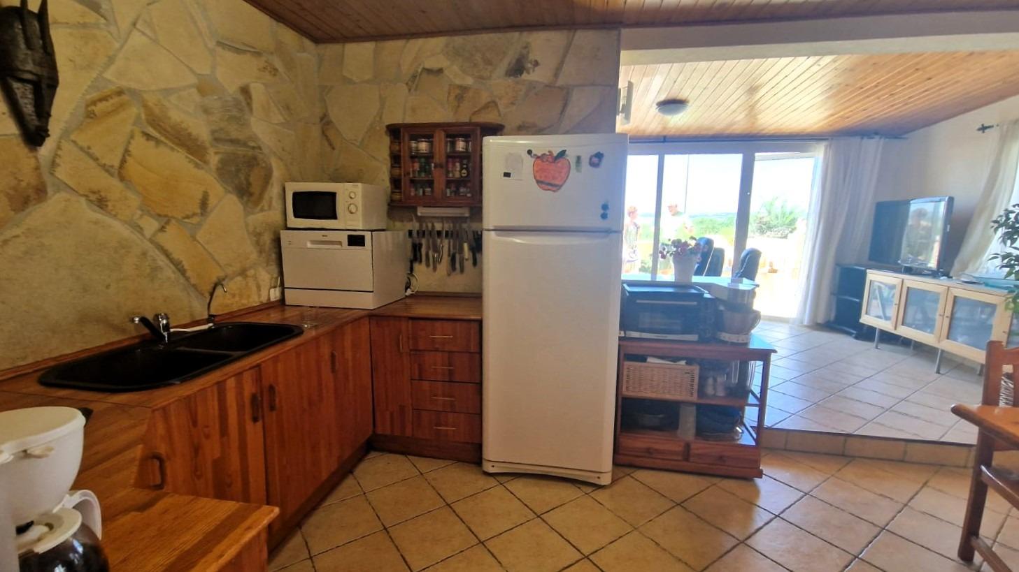 APPARTEMENT D’ANGLE DE 2 ÉTAGES AVEC DE GRANDES TERRASSES ET VUE SUR LE LAGON ROSE