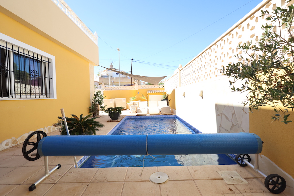 PARHUS VILLA I LOMAS DE CABO ROIG MED PRIVAT POOL OCH FRISTÅENDE HUS