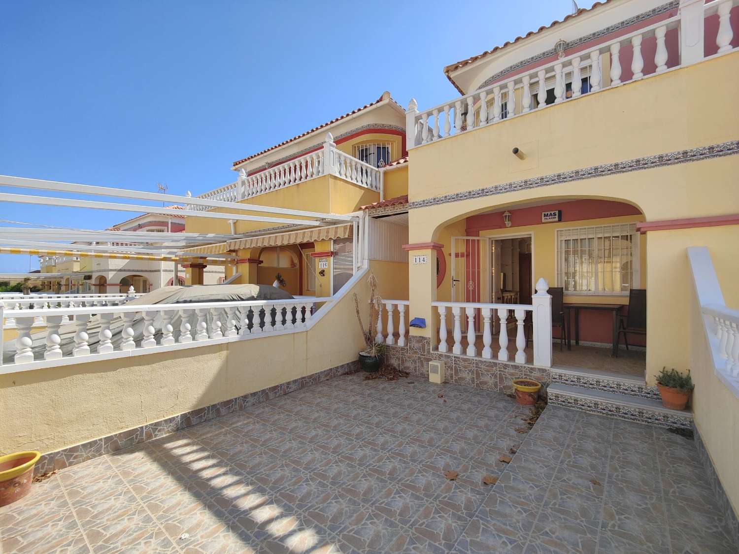 FANTASTIQUE MAISON DE VILLE AVEC JARDIN ET PISCINE À VENDRE À LA REGIA – ORIHUELA COSTA !