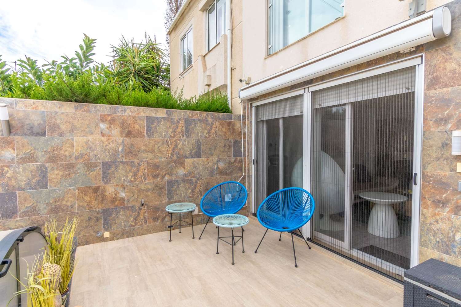 STUNNING REFURBISHED TOWNHOUSE WITH PRIVATE POOL AND SAUNA ON THE BALCONIES