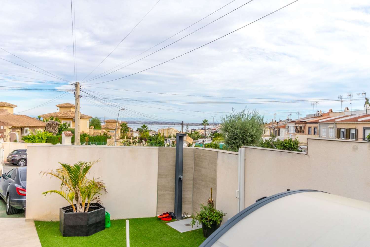 SUPERBE MAISON DE VILLE RÉNOVÉE AVEC PISCINE PRIVÉE ET SAUNA SUR LES BALCONS