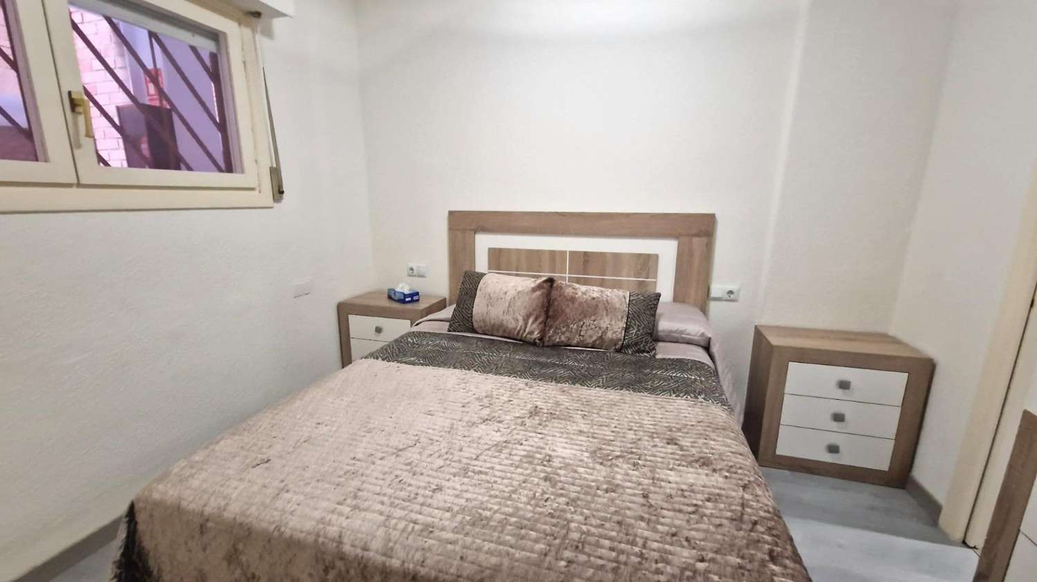 GERENOVEERD MODERN APPARTEMENT MET ZWEMBAD OP ENKELE MINUTEN VAN HET CENTRUM VAN TORREVIEJA