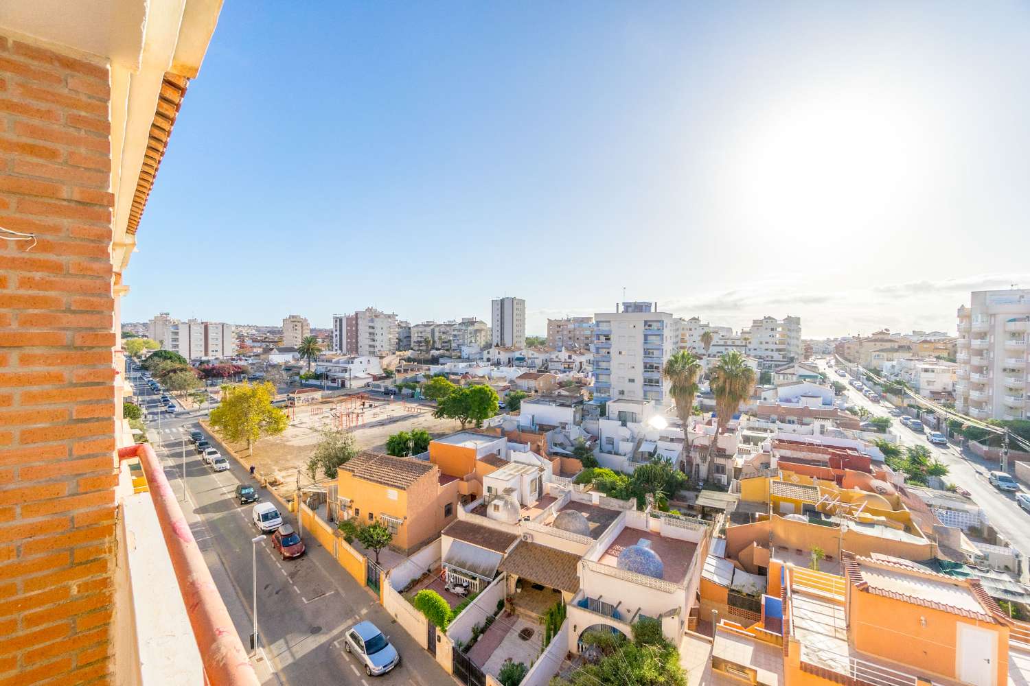 SPECTACULAIRE APPARTEMENT RÉNOVÉ À NUEVA TORREVIEJA AVEC DEUX PLACES DE PARKING, ESPACE ET LUXE