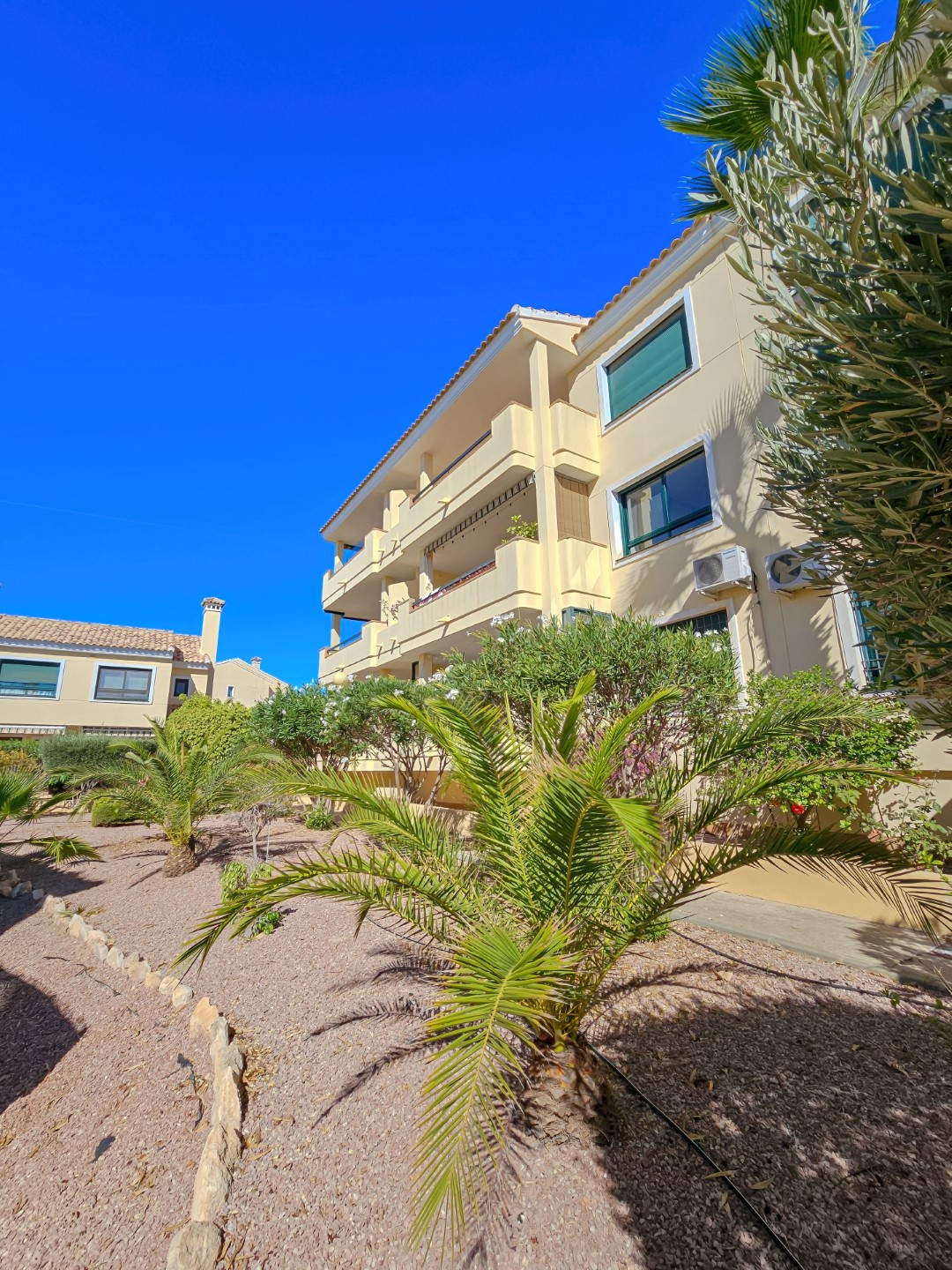 APPARTEMENT SPECTACULAIRE AVEC VUE SUR LA MER ET PROCHE DU GOLF !