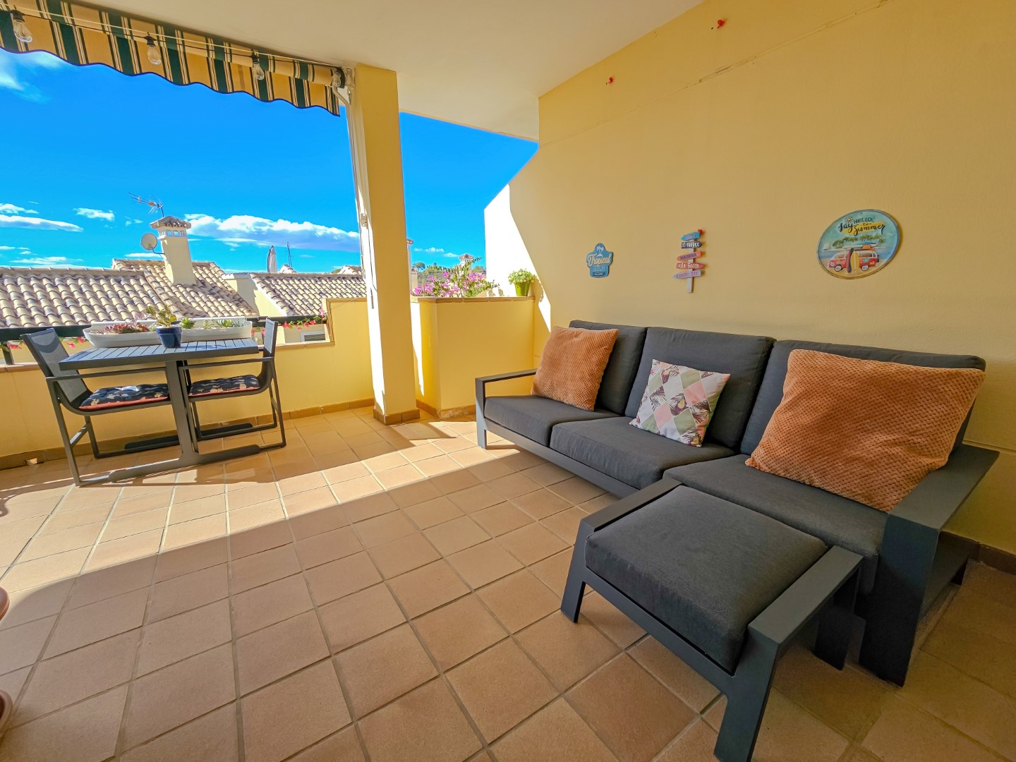 ¡ESPECTACULAR APARTAMENTO CON VISTAS AL MAR Y CERCA DEL GOLF!