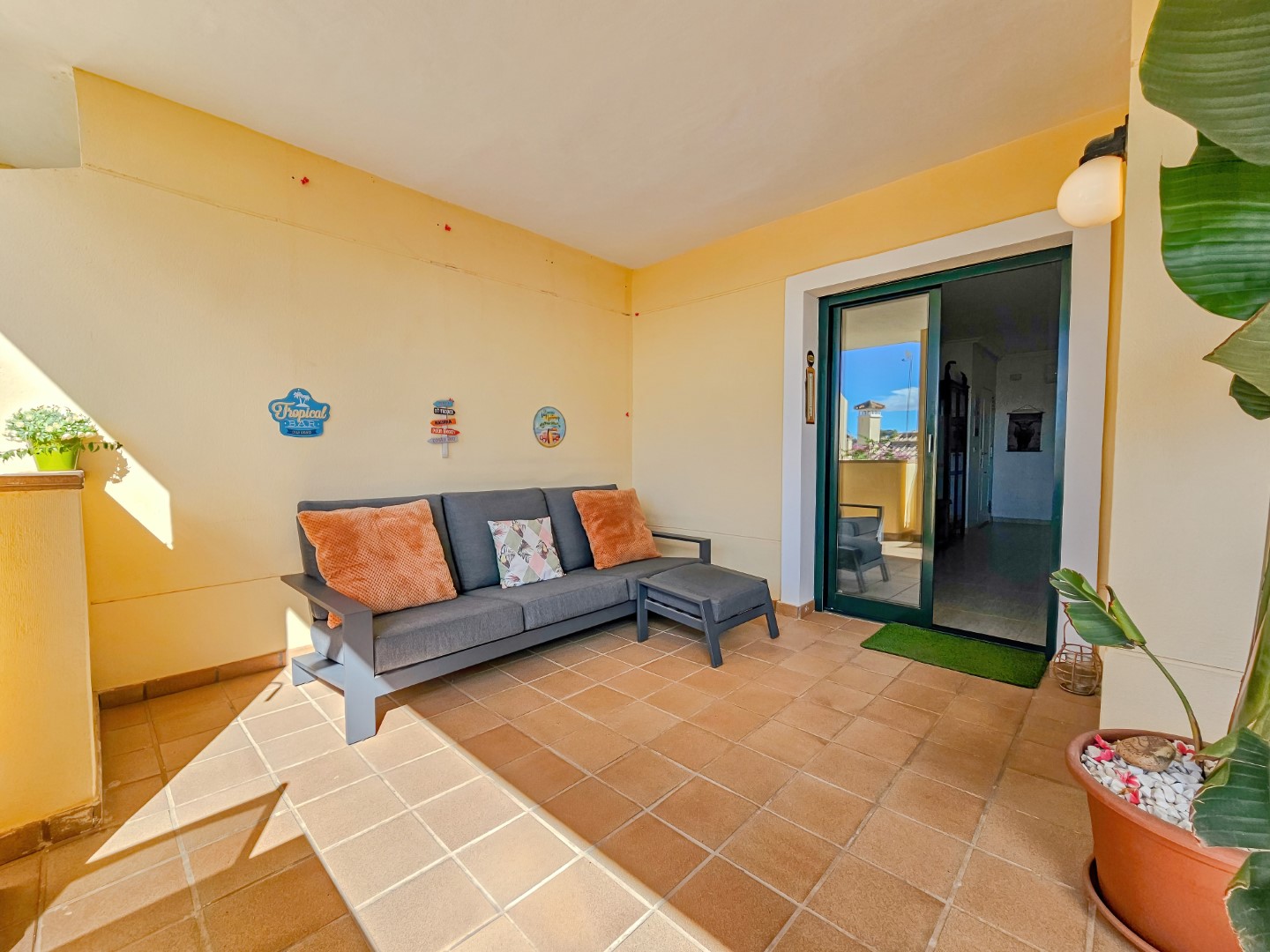 ¡ESPECTACULAR APARTAMENTO CON VISTAS AL MAR Y CERCA DEL GOLF!