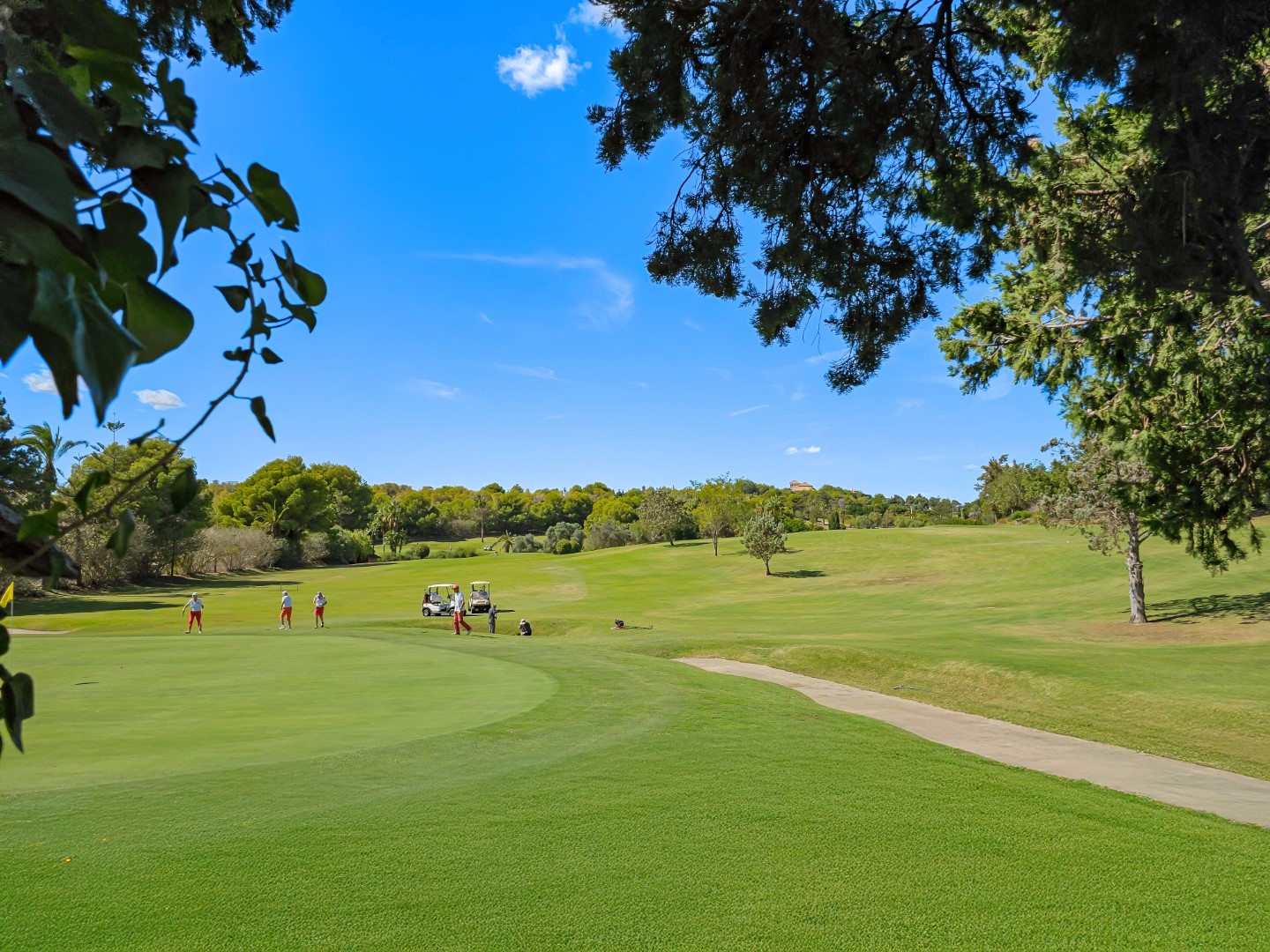 VELKOLEPÝ BYT S VÝHLEDEM NA MOŘE A V BLÍZKOSTI GOLFU!