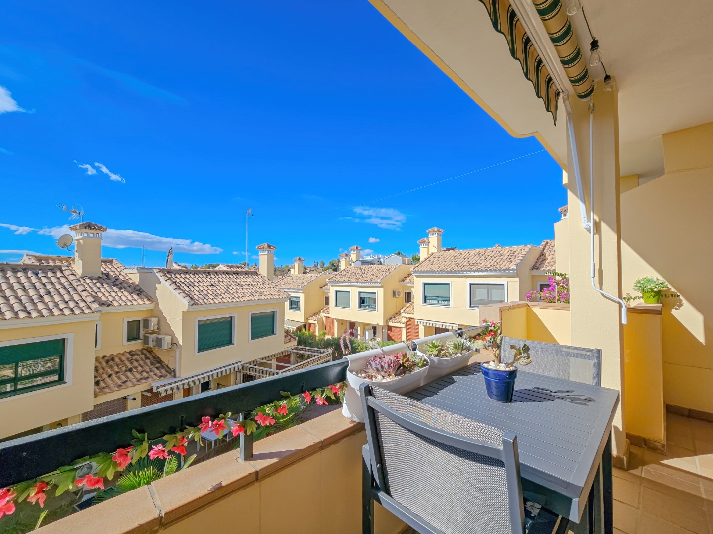 APPARTEMENT SPECTACULAIRE AVEC VUE SUR LA MER ET PROCHE DU GOLF !