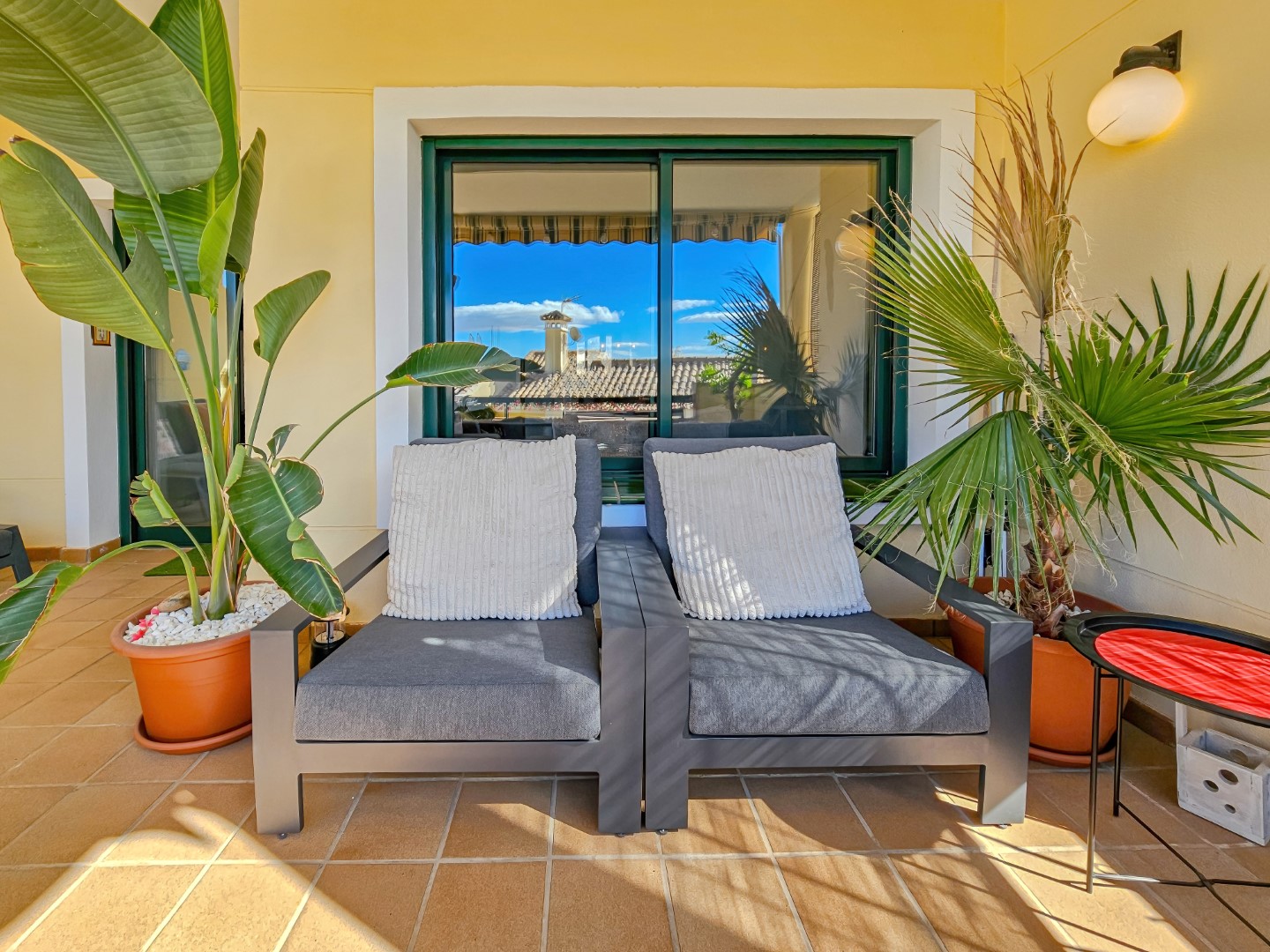 APPARTEMENT SPECTACULAIRE AVEC VUE SUR LA MER ET PROCHE DU GOLF !