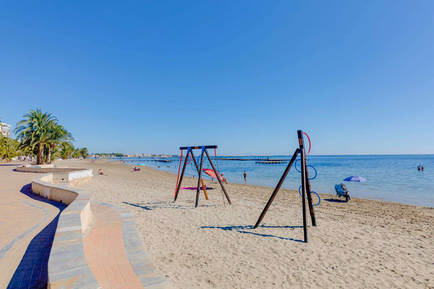 LÄGENHET I SAN PEDRO DEL PINATAR MED PRIVAT SOLARIUM, POOL OCH GRÖNOMRÅDEN