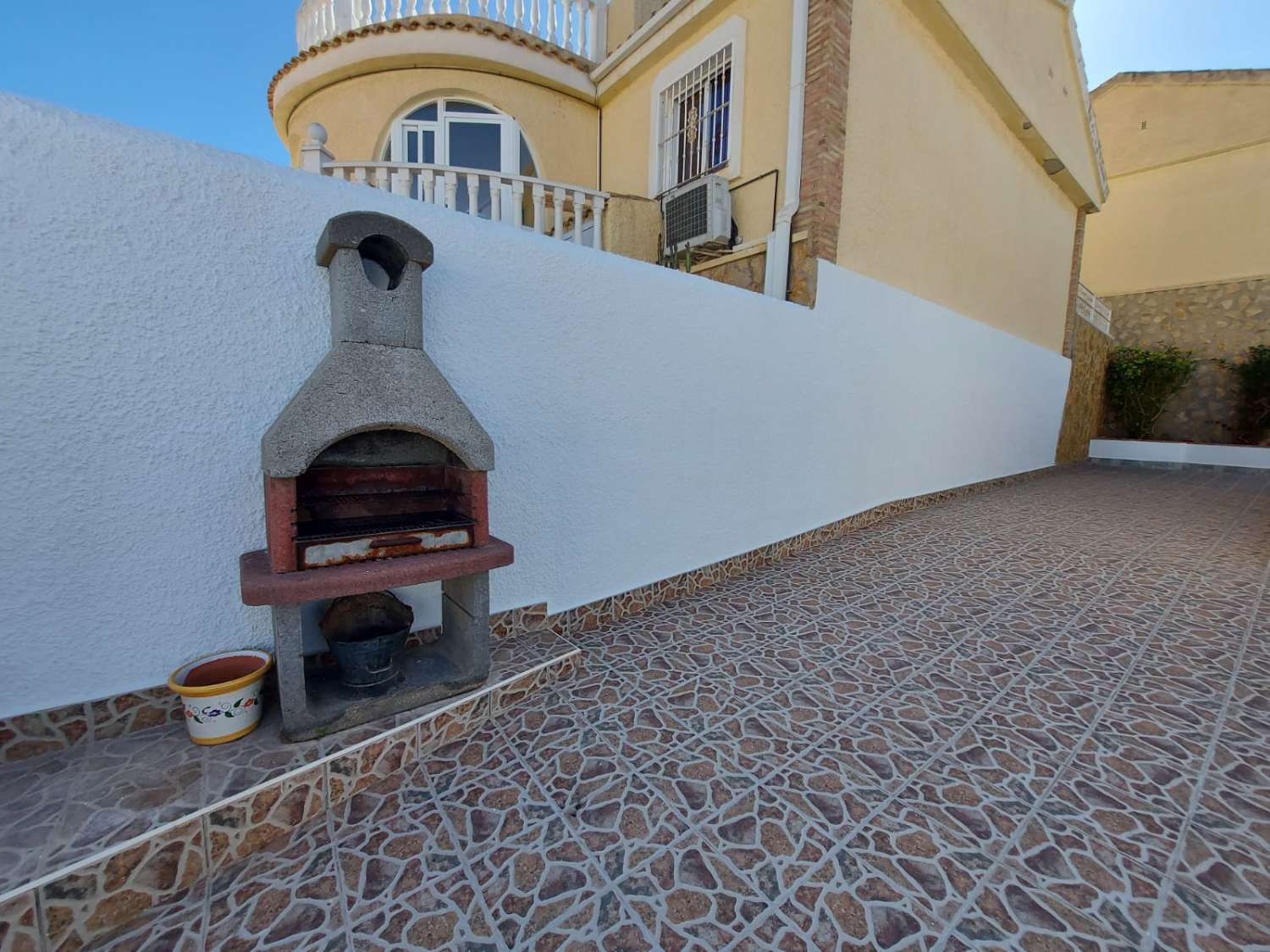 SPECTACULAIRE VILLA INDIVIDUELLE AVEC PISCINE PRIVÉE ET GRAND SOLARIUM À BELLAVISTA MODÈLE À GRAN ALACANT