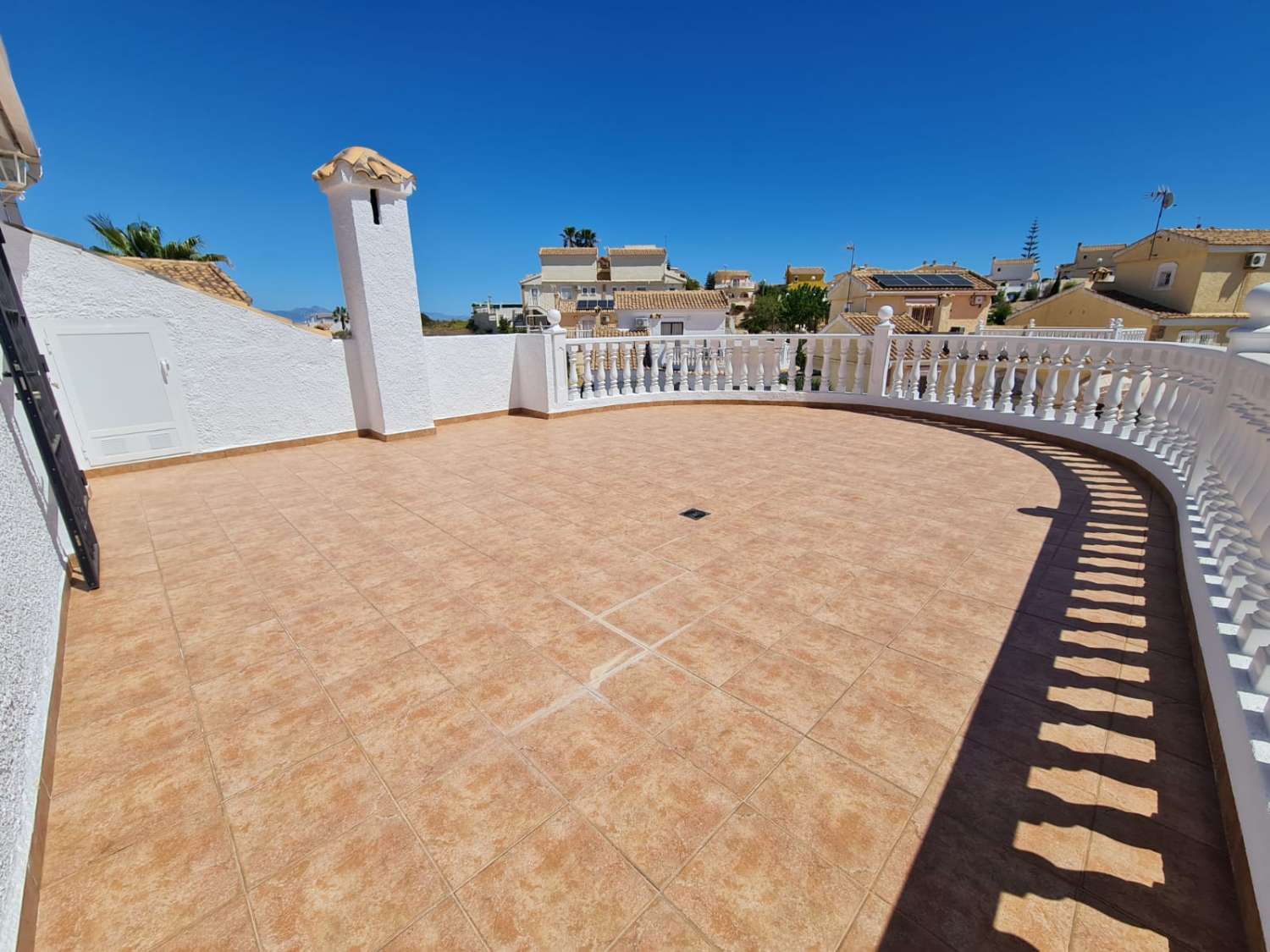 SPECTACULAR DETACHED VILLA WITH PRIVATE POOL AND LARGE SOLARIUM IN BELLAVISTA MODEL IN GRAN ALACANT