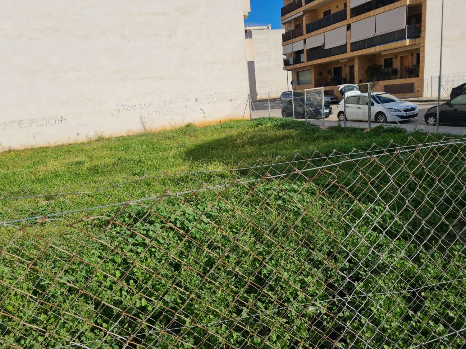 TERRAIN URBAIN POUR CONSTRUIRE 15 MAISONS À ALMORADI