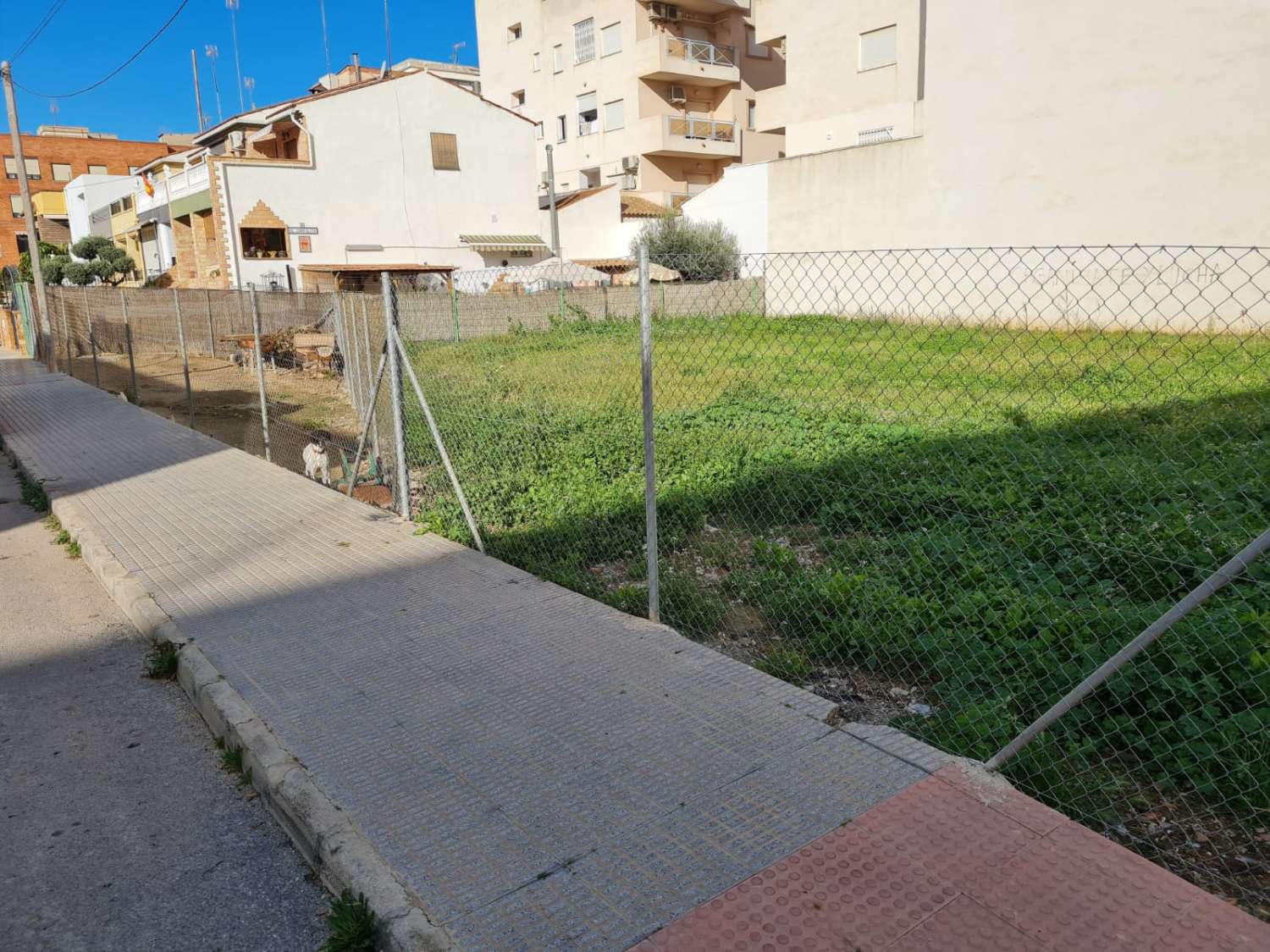 TERRENO URBANO PER LA COSTRUZIONE DI 15 ABITAZIONI AD ALMORADI