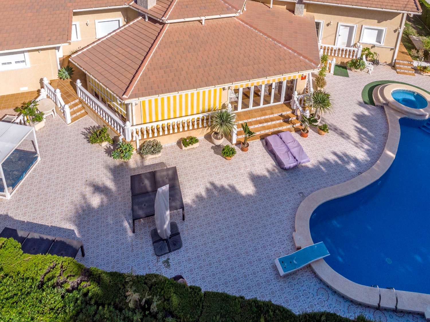 VILLA DE LUXE EXCLUSIVE À CABO ROIG AVEC JARDIN PRIVÉ ET ORIENTATION SUD