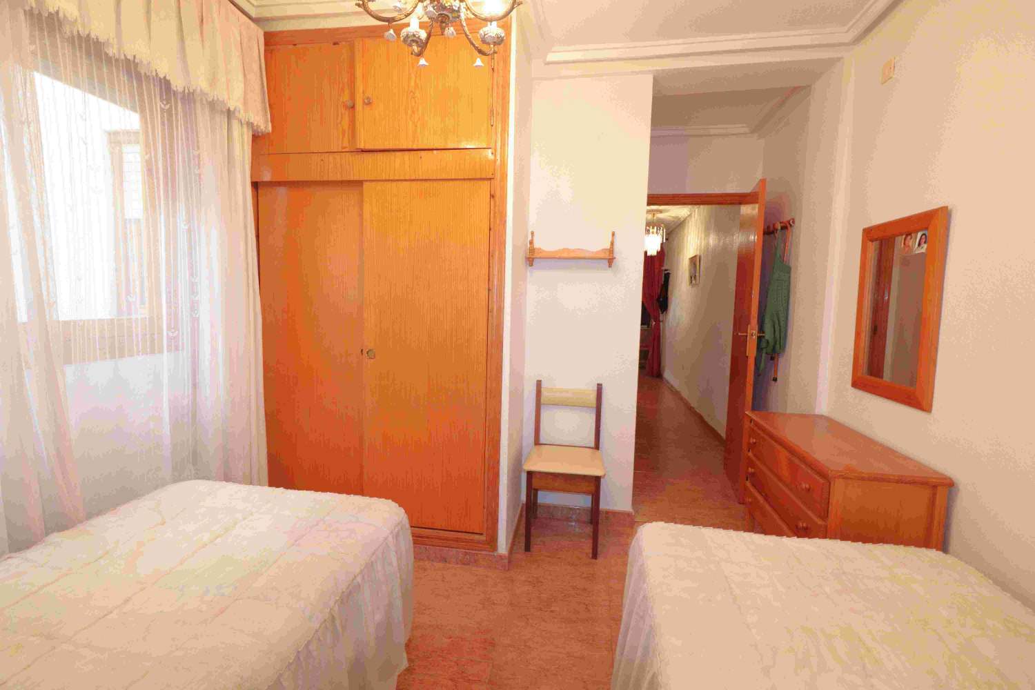 APPARTEMENT TE KOOP IN TORREVIEJA, ACEQUIÓN, OP 200 METER VAN HET STRAND