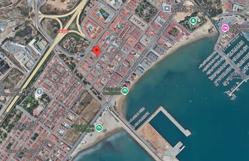 "RYMLIG LÄGENHET I TORREVIEJA: BARA 200 METER FRÅN STRANDEN!"