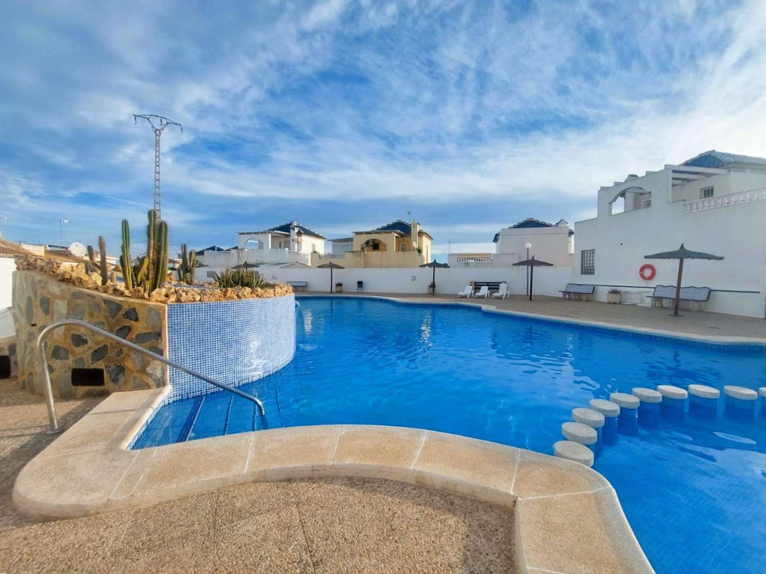 Bungalow myynnissä Los Balcones - Los Altos del Edén (Torrevieja)