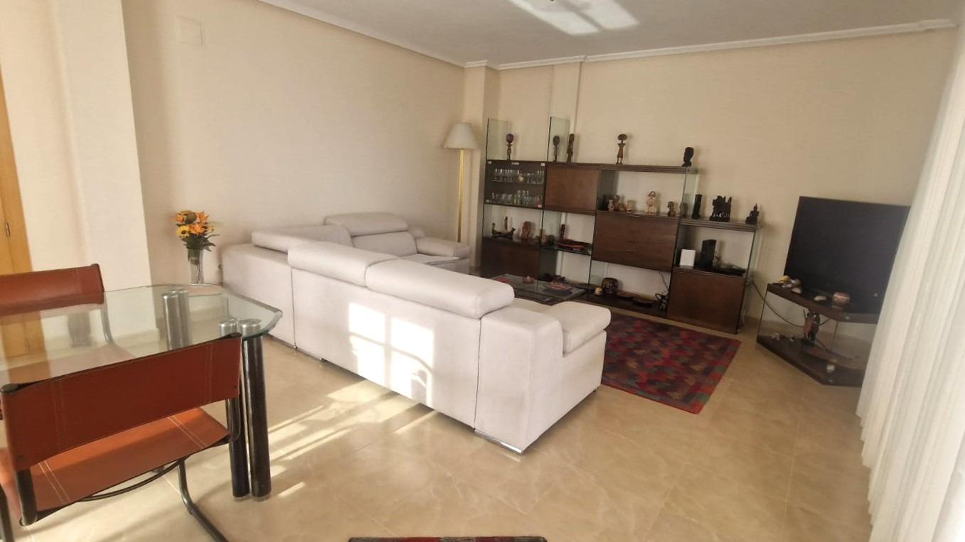 SPACIOUS DUPLEX, 3 BEDROOMS, 2 BATHROOMS, SOLARIUM, GARAGE, POOL, IN LOS MONTESINOS