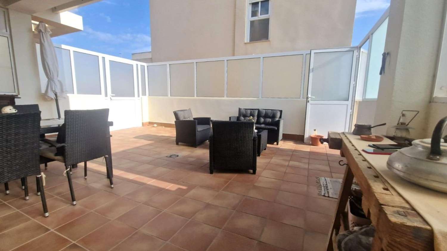 RYMLIG DUPLEX, 3 SOVRUM, 2 BADRUM, SOLARIUM, GARAGE, POOL, I LOS MONTESINOS