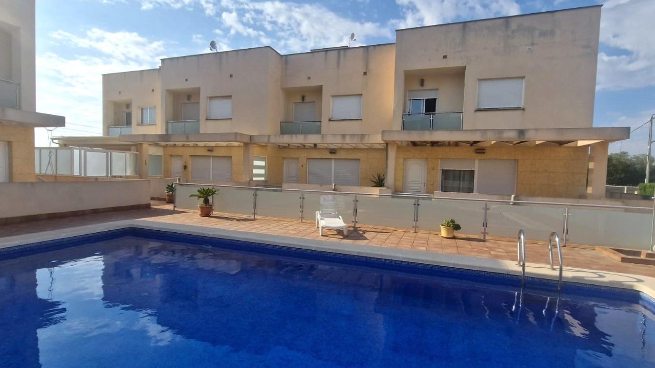 SPACIOUS DUPLEX, 3 BEDROOMS, 2 BATHROOMS, SOLARIUM, GARAGE, POOL, IN LOS MONTESINOS