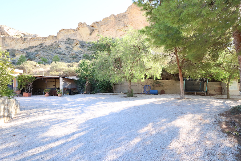 SPETTACOLARE CASA DI CAMPAGNA A CREVILLENTE: NATURA, PRIVACY E VISTA PANORAMICA