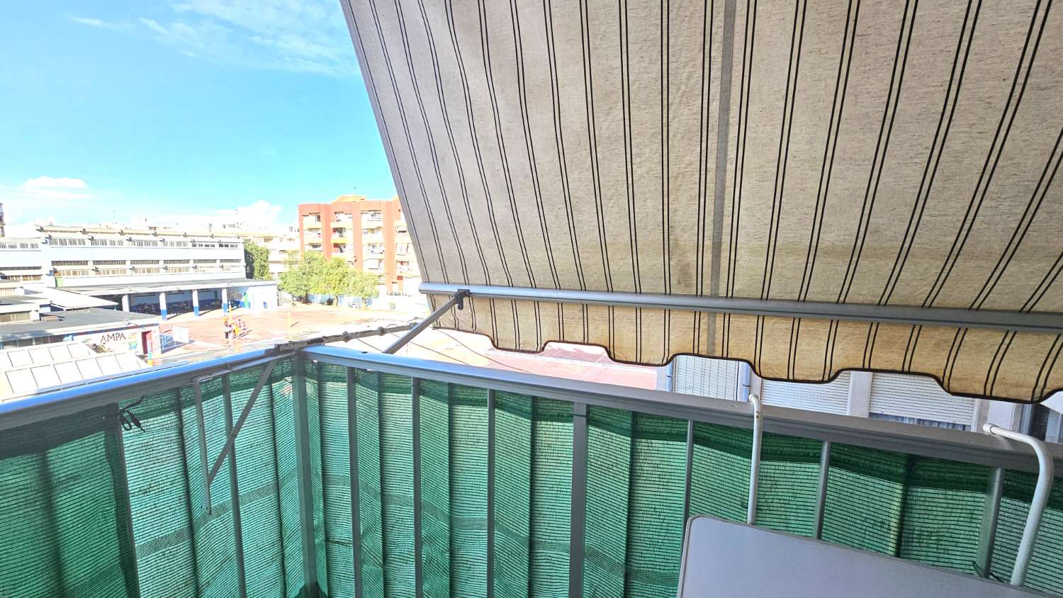 ESTUDIO CÉNTRICO EN TORREVIEJA, IDEAL COMO INVERSION