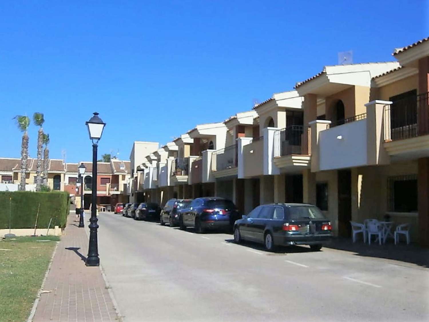 AMPLIO BUNGALOW EN PLANTA BAJA CON PISCINA Y ZONAS COMUNES,