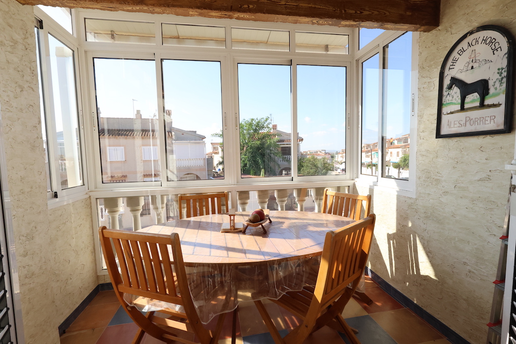 ESPECTACULAR BUNGALOW EN PLANTA ALTA CON SOLÁRIUM, JACUZZI Y VISTAS AL MAR EN GUARDAMAR DEL SEGURA