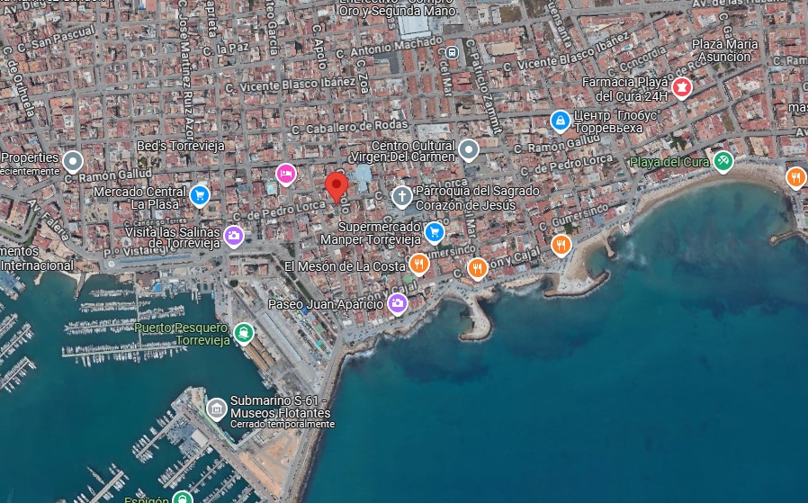 AMPLIO APARTAMENTO DE 90M² EN EL CENTRO DE TORREVIEJA, A 500M DEL PASEO JUAN APARICIO