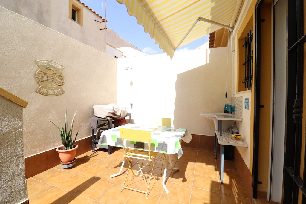 MAISON DE VILLE À TORRE DE LA HORADADA À 400 MÈTRES DE LA PLAGE AVEC TERRAIN, SOLARIUM ET POSSIBILITÉ DE PISCINE