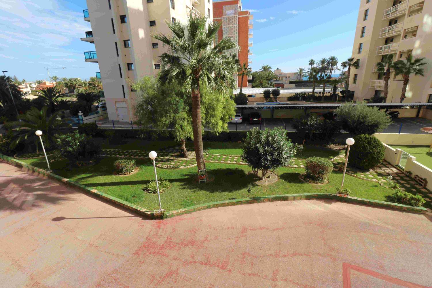 APARTAMENTO REFORMADO A 80 METROS DE LA PLAYA EN TORREVIEJA, ZONA LA VELETA