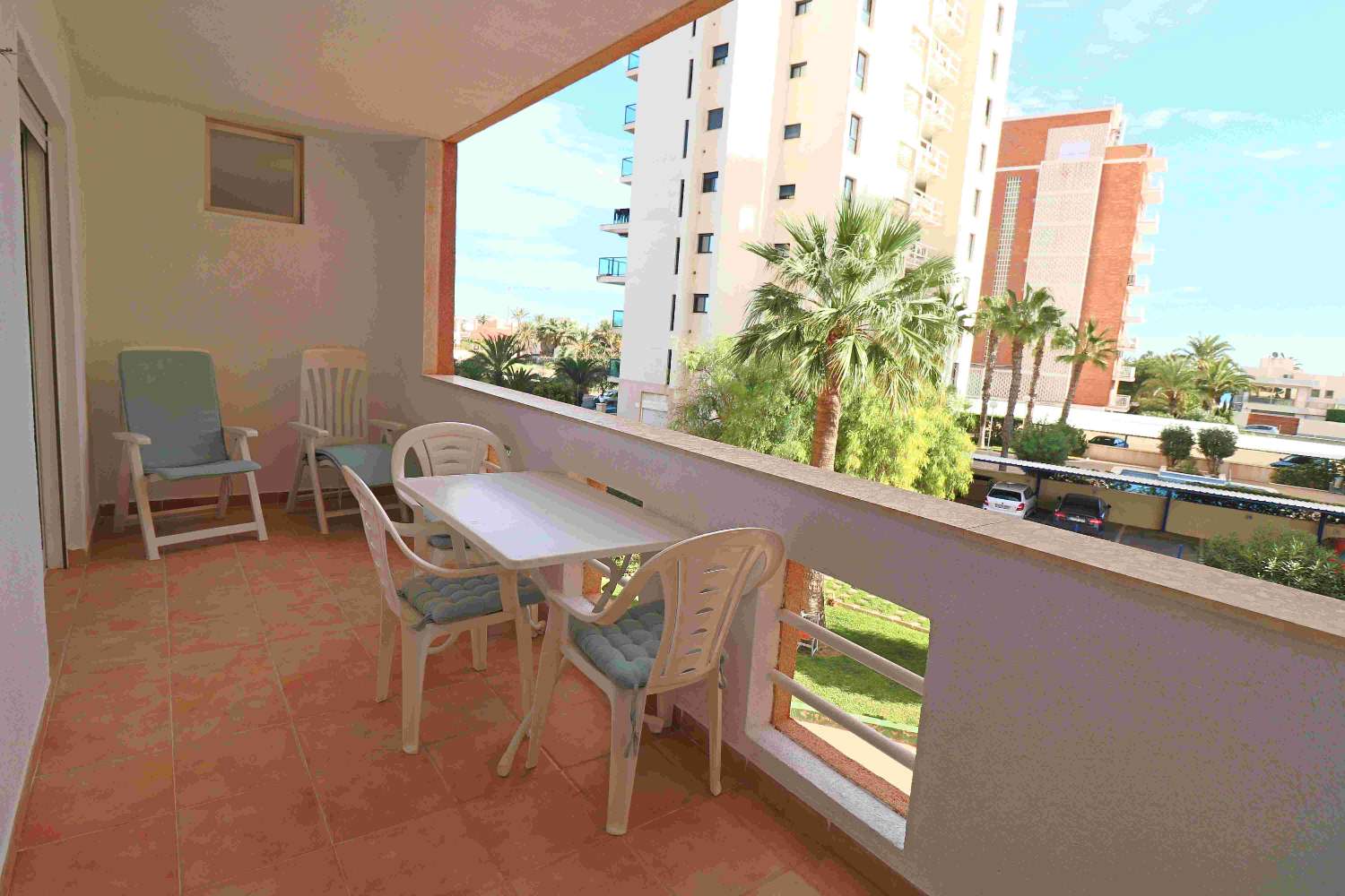 APARTAMENTO REFORMADO A 80 METROS DE LA PLAYA EN TORREVIEJA, ZONA LA VELETA