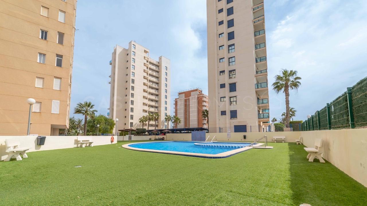 APARTAMENTO REFORMADO A 80 METROS DE LA PLAYA EN TORREVIEJA, ZONA LA VELETA